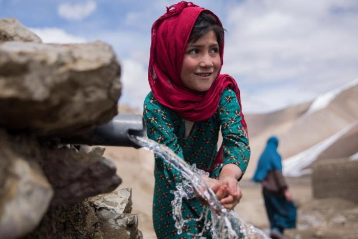 Afghan girl - Image via CRS action alert.